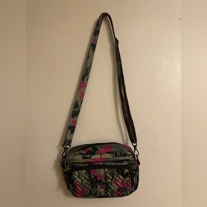 Lug carousel camo crossbody